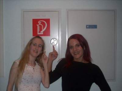 VirusGirl01 - Bild 2