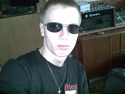 Priest - Bild 7