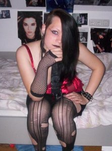metalgirl - Bild 2
