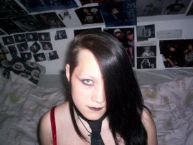 metalgirl - Bild 1