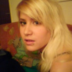 BunnyLOVEgirlSHIT - Bild 1