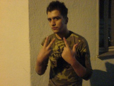 T-O-N-Y - Bild 1