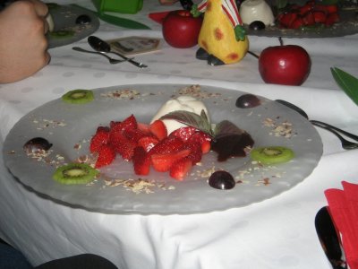 Kleid_aus_Rosen - Bild 4