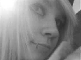 xXKiiwiiWhaaatXx - Bild 1