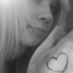 xXKiiwiiWhaaatXx - Bild 1